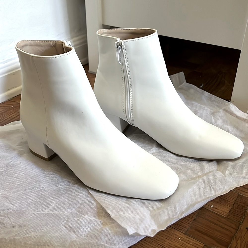 White boots brand new